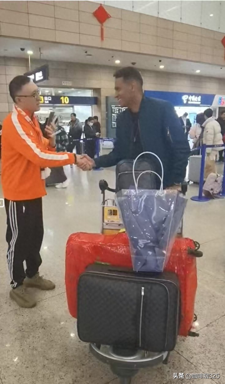  青島日報：前巴西國奧球員奧古斯托與海牛會合，球隊(duì)五外援到位