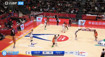  越投越自信！李添榮接連兩記三分強(qiáng)勢(shì)回應(yīng) 并重新拉開(kāi)比分！