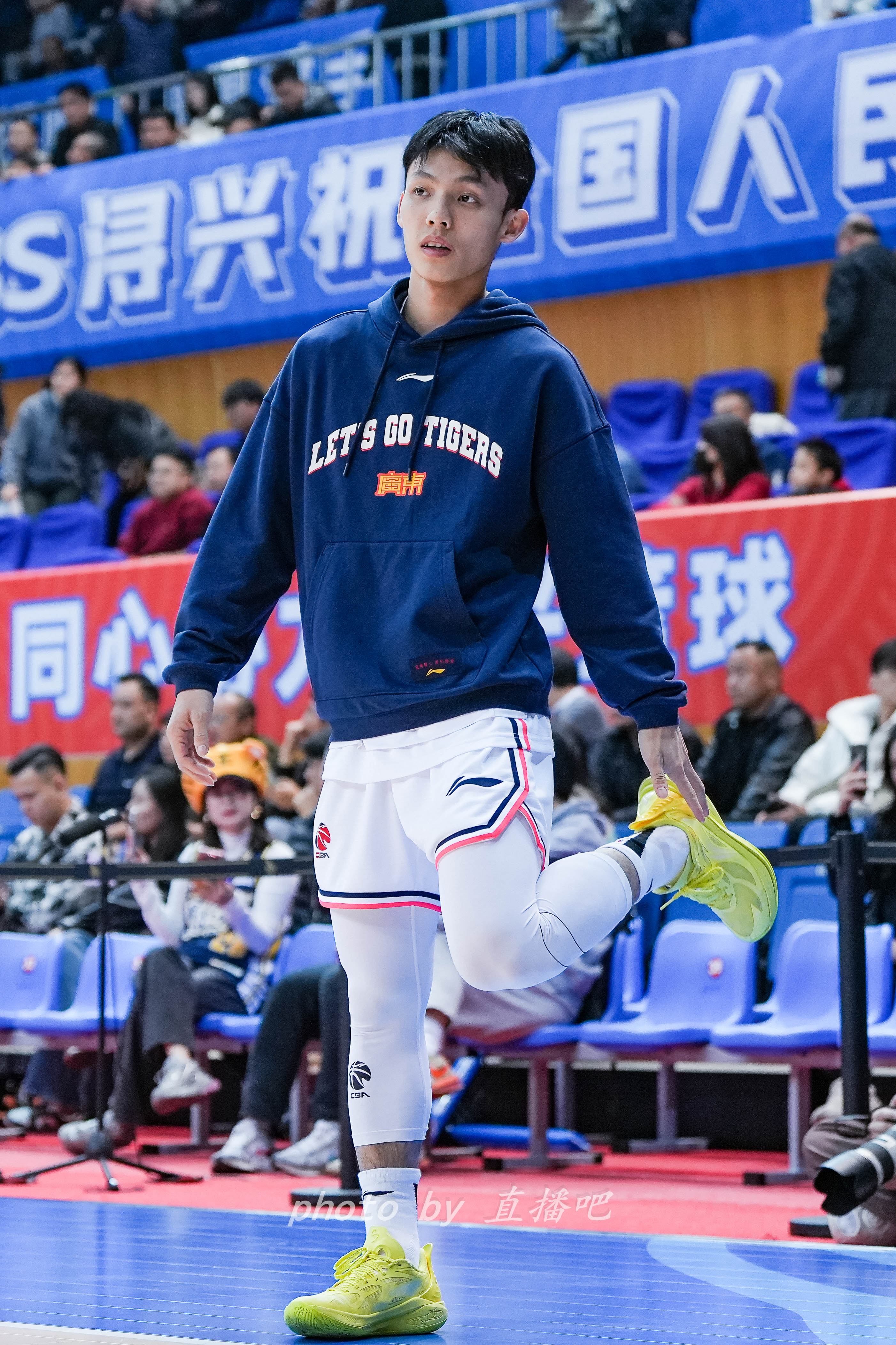  “控球中鋒”！徐杰這身體素質(zhì)有億點(diǎn)東西