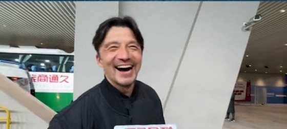  帶孩子和帶球隊(duì)哪個(gè)更累？謝暉笑言：都累，但帶孩子更累