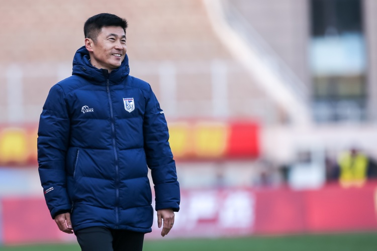  足球報：英博首發(fā)陣容幾乎換了一支球隊，主打高位逼搶強調(diào)奔跑